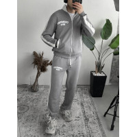 Спортивний костюм з надписом