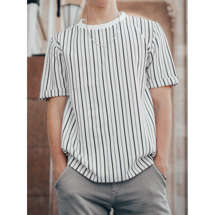 Oversize футболка у чорну смужку
