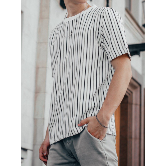 Oversize футболка у чорну смужку