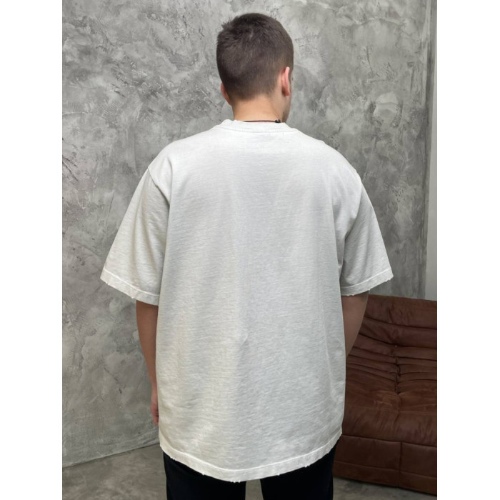 Oversize футболка зі рваностями