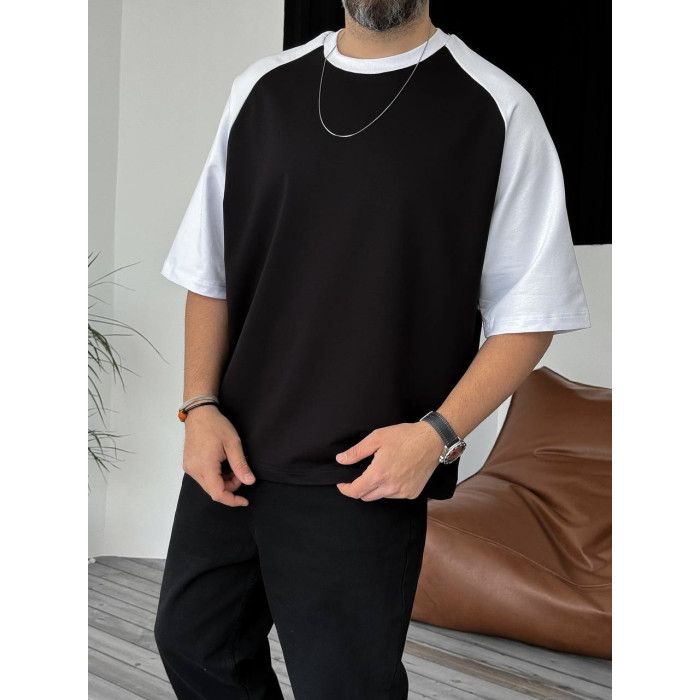 Oversize футболка з акцентними рукавами