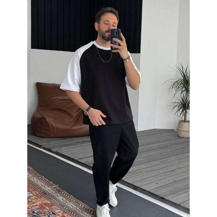 Oversize футболка з акцентними рукавами