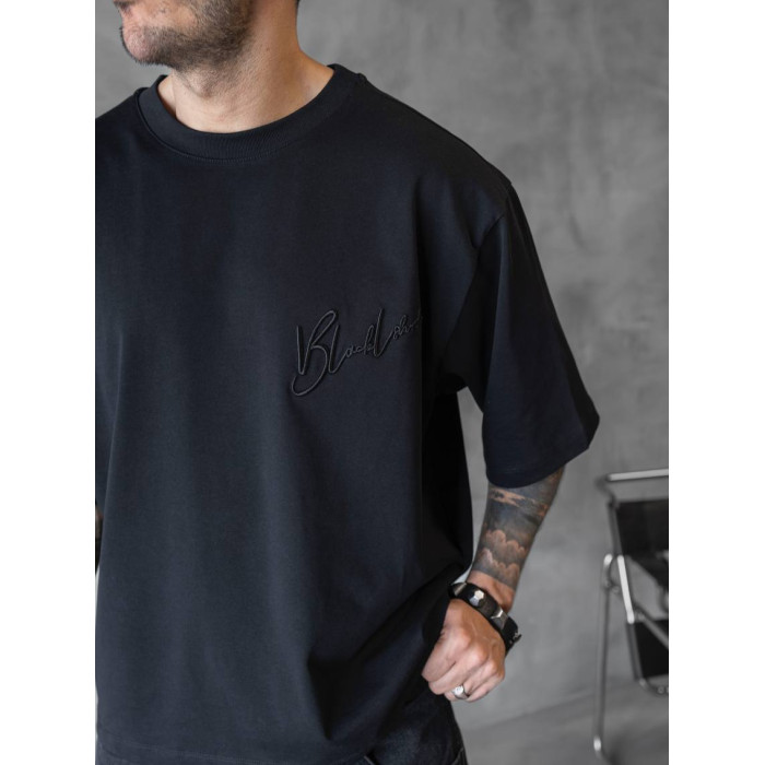 Oversize футболка з вишивкою