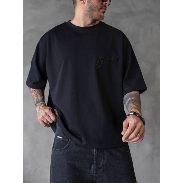 Oversize футболка з вишивкою
