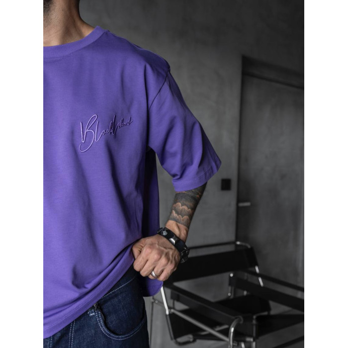 Oversize футболка з вишивкою