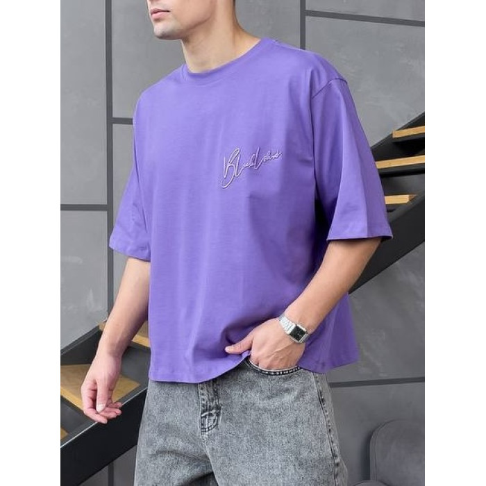 Oversize футболка з вишивкою