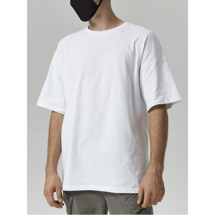 Oversize футболка з вишивкою