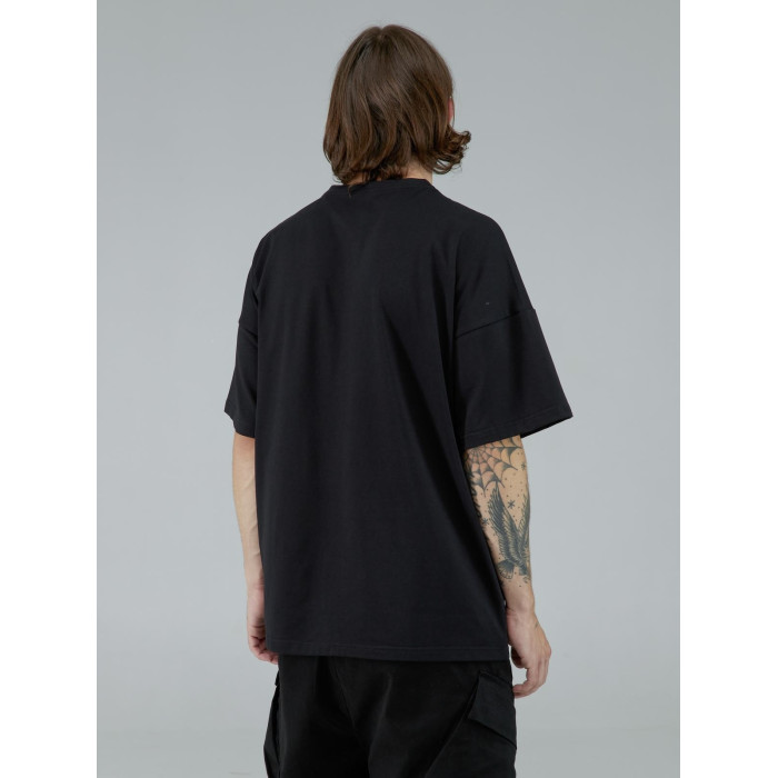 Oversize футболка з вишивкою
