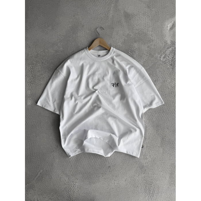 Oversize футболка з вишивкою