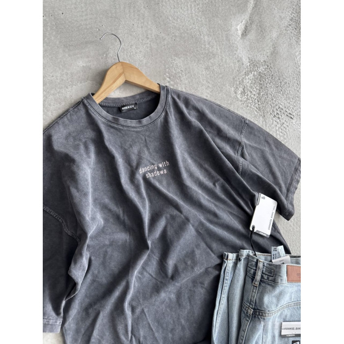 Oversize футболка з принтом