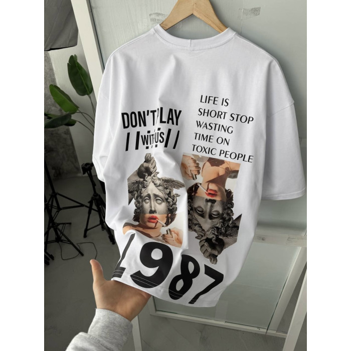 Oversize футболка з принтом