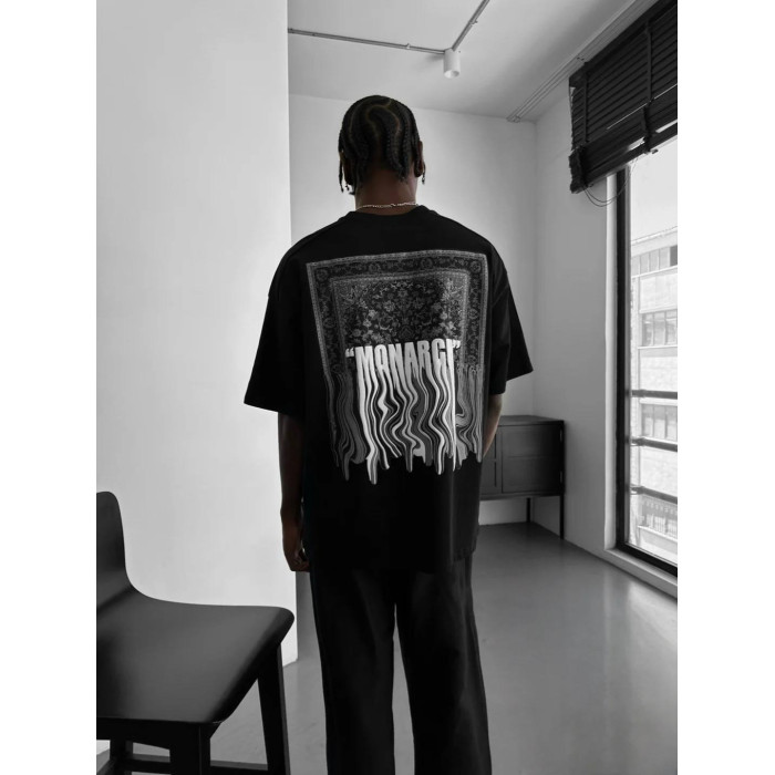 Oversize футболка з принтом