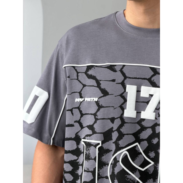 Oversize футболка з принтом