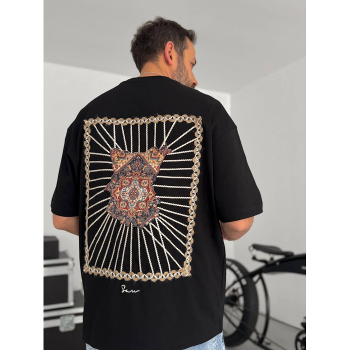 Oversize футболка з принтом
