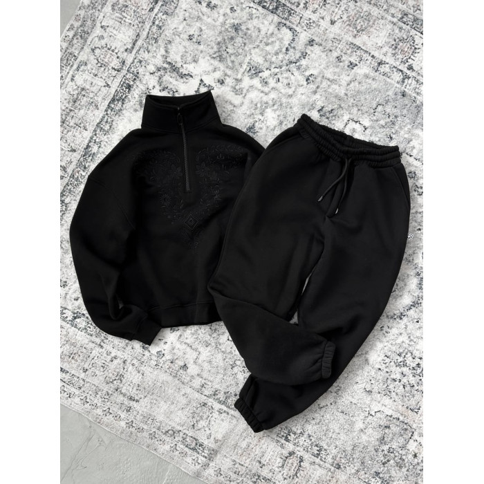 Oversize костюм з вишивкою